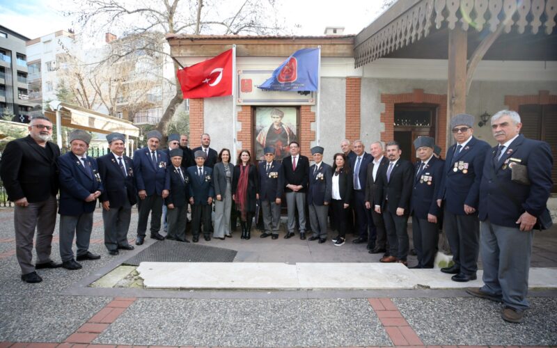 Karşıyaka’da Gaziler ve Şehit Ailelerine Anlamlı Ziyaret 1 Karsiyakada Gaziler Ve Sehit Ailelerine Anlamli Ziyaret