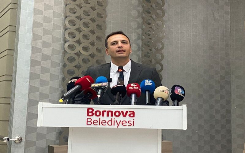 Bornova’da Kamu Malı Yağması mı? Ömer Eşki Yine Bornova’yı Vitrine Çıkardı! 1 Omer Eski Den Carpici Mesajlar Nasil Baskan Olunmaz Biliyorum 331490 News Big