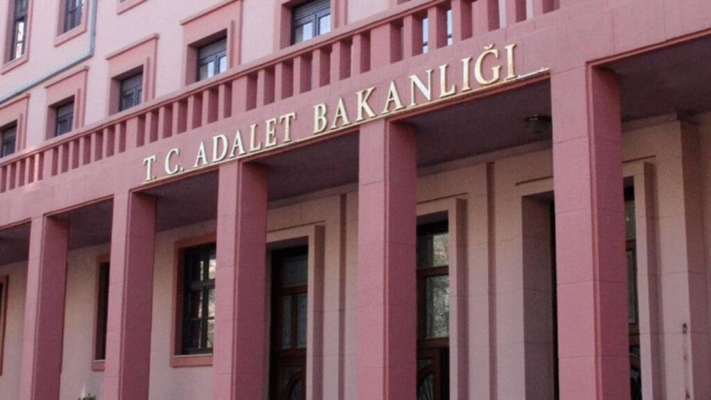 İzmir Son Dakika Haberleri 19 Adalet Bakanlığı 15.000 memur alımında detaylar netleşti: İşte başvuru şartları ve kadrolar