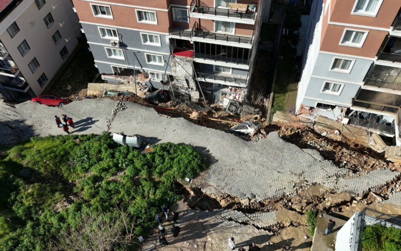 Menemen’de çöken istinat duvarı dava konusu: Bilirkişi raporu tehlikeyi ortaya koydu 1 Adsiz Tasarim 2026 02 19t145418588 ToH6Ph