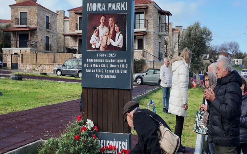 Foça, asrın felaketinde kaybettiği evlatlarını dualarla andı 1 Foca Asrin Felaketi LGrEwO