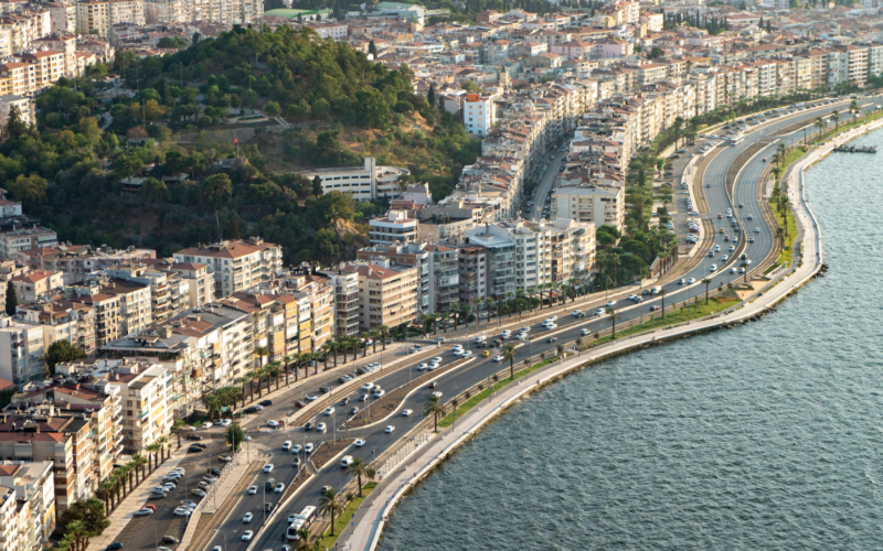 İzmir’de bu sokak iki günlüğüne araç trafiğine kapatıldı: Sadece acil geçişlere izin verilecek 1 Izmir Kapali Yol ABS5BZ