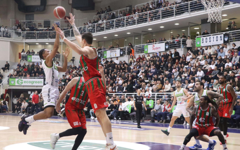 Karşıyaka Efes deplasmanında 1 Izmir Yagmur 5 12 5 XFPw0c