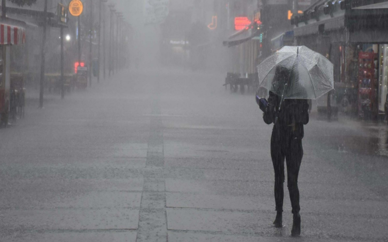 İzmir'de 17 Şubat hava durumu: Sağanak ilçelerin tamamını vuracak 1 Izmir Yagmur 5 45 3 A4DAek