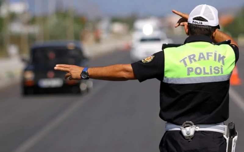 Trafik Polisi 4 CHv4YV