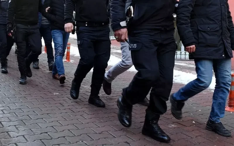Tutuklama Kapak UDu9V3