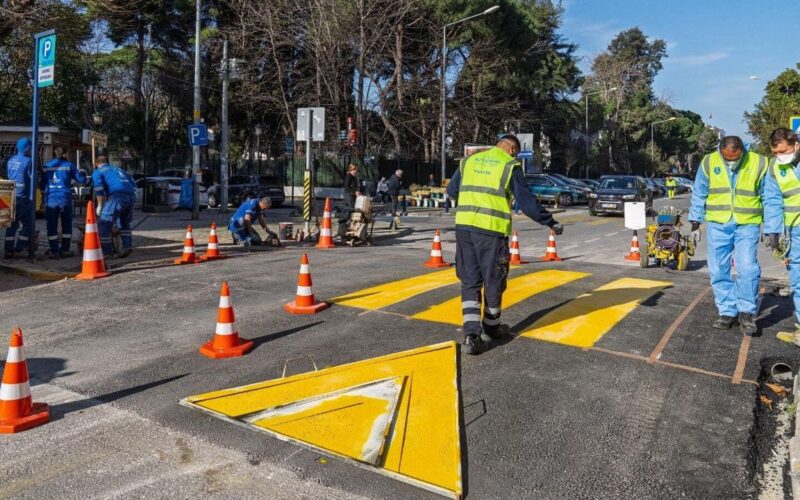 İzmir’de yaya güvenliği için yeni düzenleme: Vasıf Çınar Bulvarı’na yükseltilmiş geçit 1 06032026 101447 VDWddt