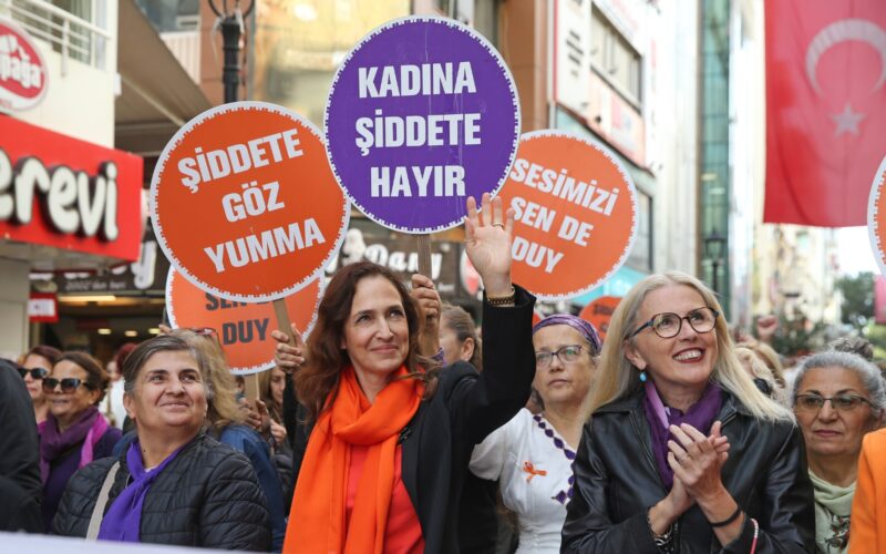 Karşıyaka'da dolu dolu 8 Mart! 1 1 1