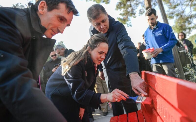 İzmir’den şiddete karşı güçlü mesaj: Kültürpark’ta kırmızı bank 1 8032026 31a0644e 97ac 41dd Aeaa C87e7b08f56b Is08VG