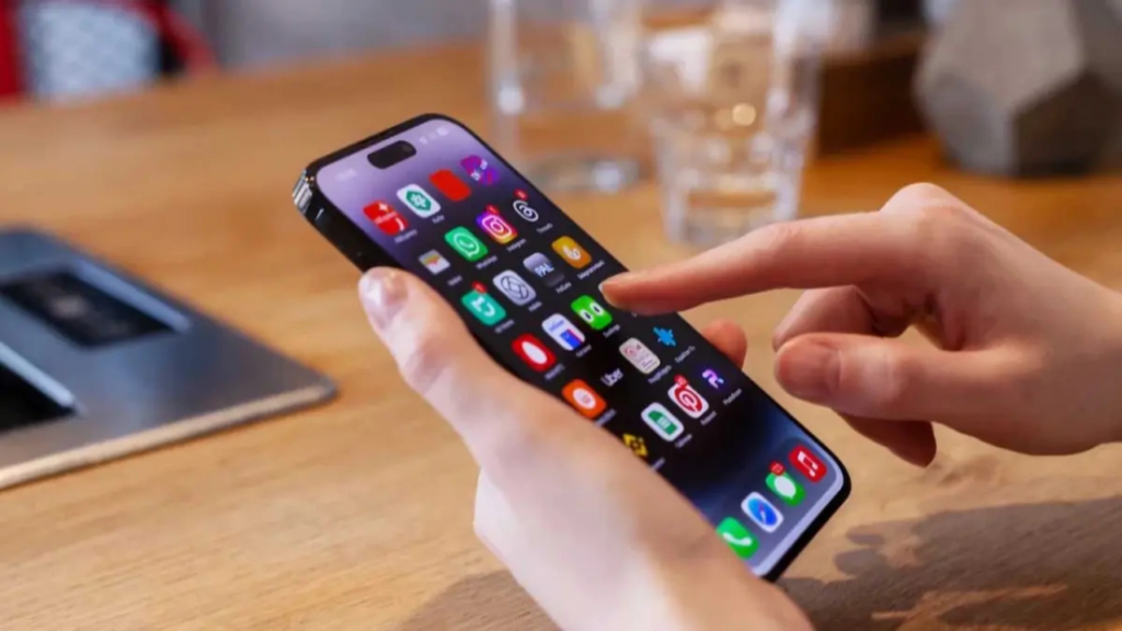 İzmir Son Dakika Haberleri 20 iPhone kullanıcılarına kritik uyarı: Coruna alarmı