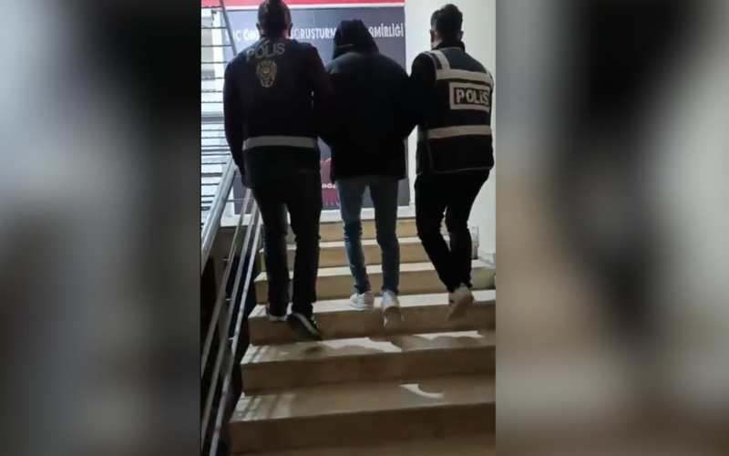 16 yıl hapis cezası bulunan şahıs Karabağlar’da yakalandı 1 Adsiz Tasarim 2026 03 18t223007841 EiCNlj