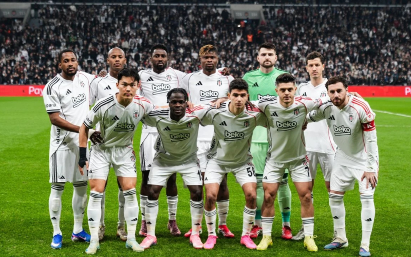 Beşiktaş'tan Çaykur Rizespor’a 4-1’lik darbe 1 Besiktas Rizespor GBGP2x