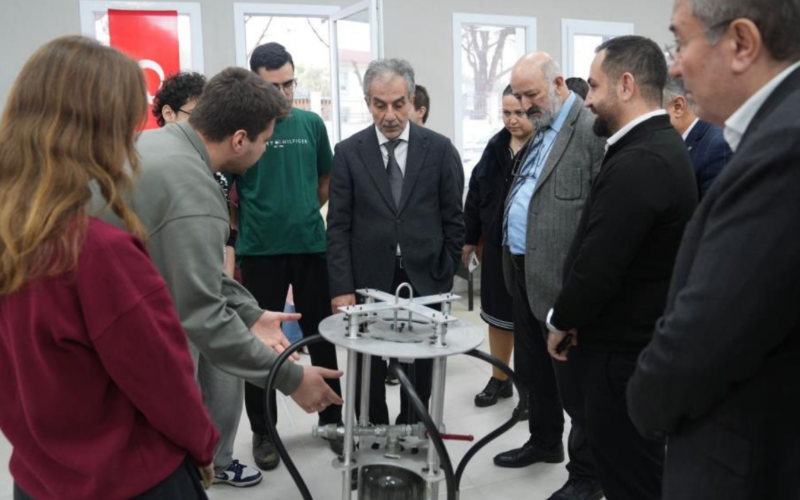 Ege Universitesi Bin 233 Sosyal Sorumluluk Projesiyle Turkiye Birincisi Oldu WwFFfb