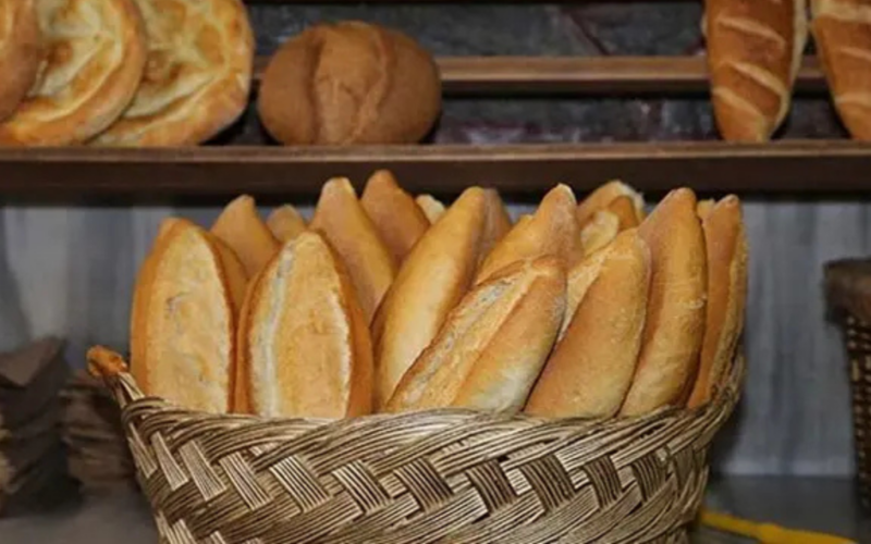 İzmirlileri 1 Nisan şakası güldürmeyecek: Ekmeğe yüzde 16,5 zam geliyor 1 Ekmek 8 LNhLoh