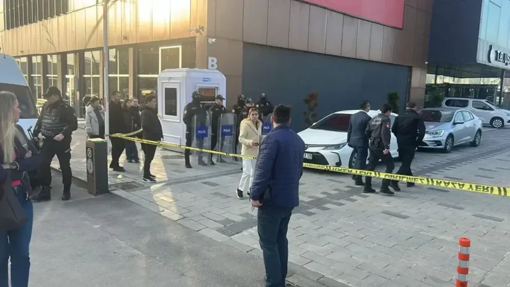 İzmir Son Dakika Haberleri 22 Uşak Belediyesi’ne rüşvet operasyonu! Başkan Özkan Yalım gözaltında
