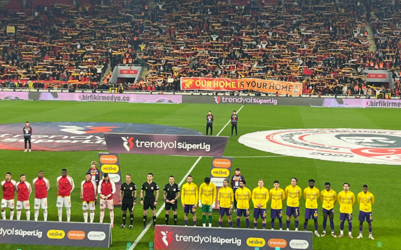 Arda Turan’dan İzmir’e maç daveti: UEFA kararı bekleniyor 1 Is Insani 2026 03 01t131143894 R6oAPZ