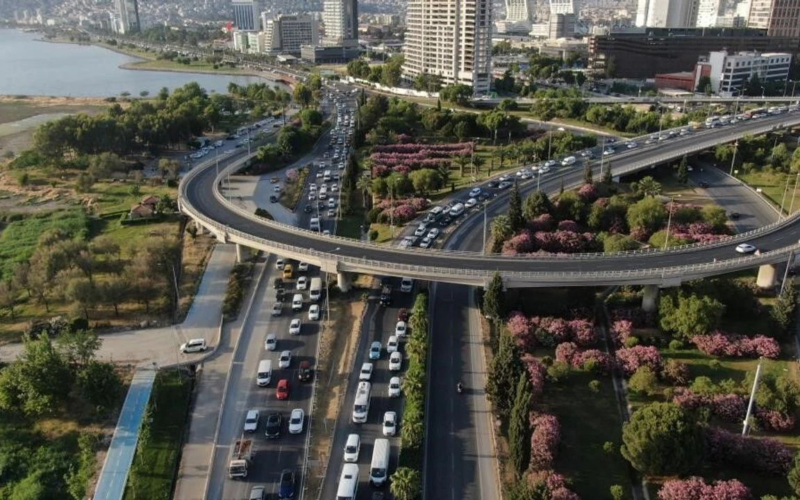 Bayramda akaryakıt tüketimi zirve yaptı: İzmir ilk üçte yer aldı 1 Is Insani 2026 03 30t173647350 QDM9w6