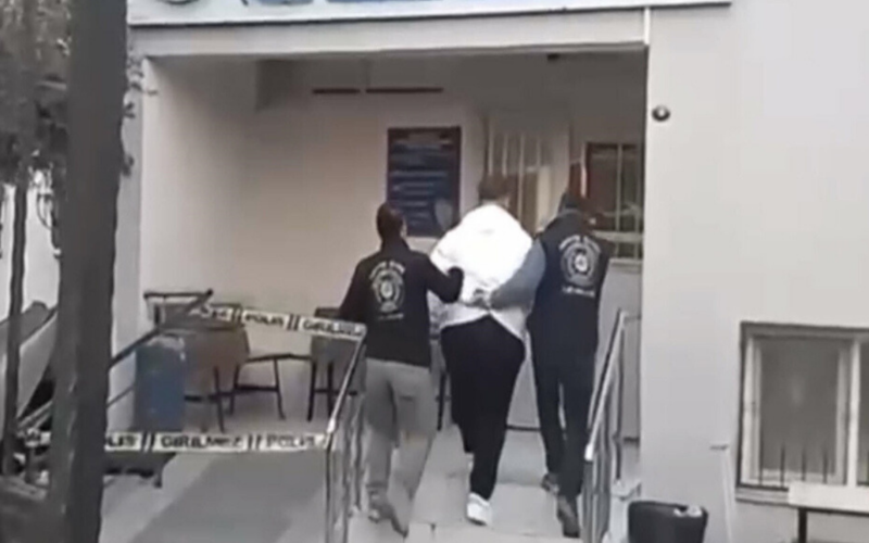 İzmir'de çeşitli suçlardan aranan 165 şüpheli yakalandı 1 Izmirde Cesitli Suclardan Aranan 165 Supheli Yakalandi POEwEe