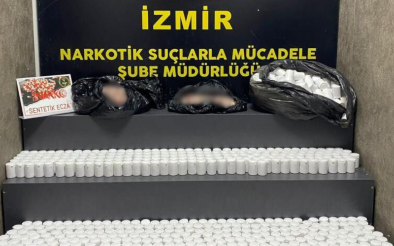 Karabağlar’da narkotik operasyonu: 84 bin sentetik ecza ele geçirildi, 1 tutuklama 1 Karabaglarda Narkotik Operasyonu 84 Bin Sentetik Ecza Ele Gecirildi 5NzdbT