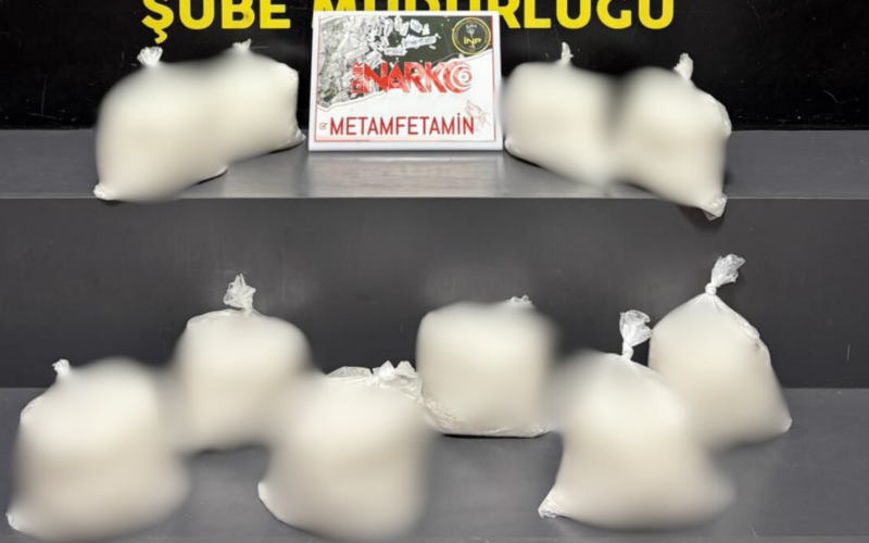 Konakta Kargo Kutusundan 9 Kilo Yasakli Madde Cikti Iki Kisi Tutuklandi IHT0w0