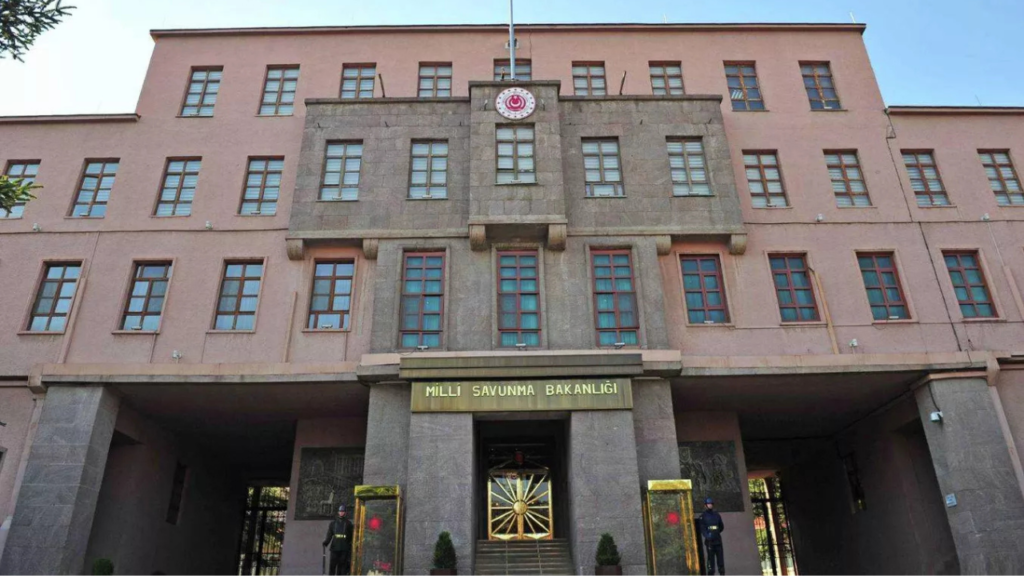 İzmir Son Dakika Haberleri 22 MSB: Türk hava sahasına giren balistik füze imha edildi