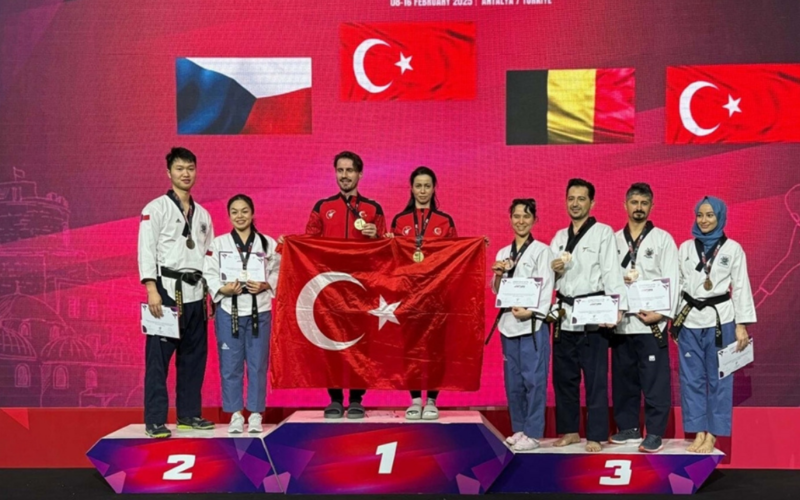 Tekvandocu Ciftten 2 Altin Madalya PpkrPs