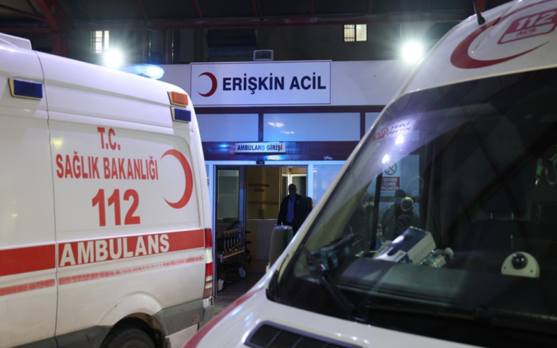Buca'da aile içi tartışma cinayetle sonuçlandı: Eşi tarafından tabancayla vurulan kadın hayatını kaybetti 1 Ambulans 5 P0fqAA