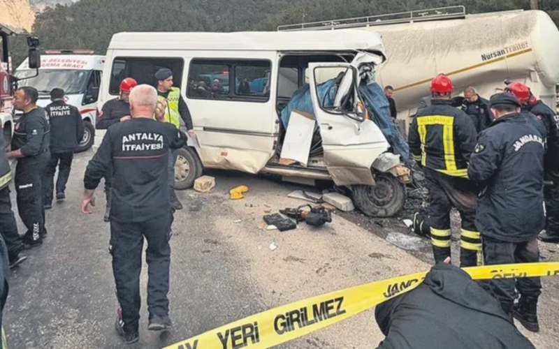 Otoyolda can pazarı yaşandı: 7 ölü 7 yaralı 1 Antalya Otoyol Kaza HoxW8y