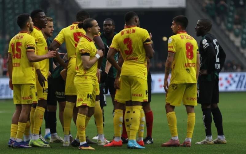 Göztepe son saniyede yıkıldı: VAR kararı oyunu değiştirdi 1 Goztepe Kocaelispor UwJJ7Y