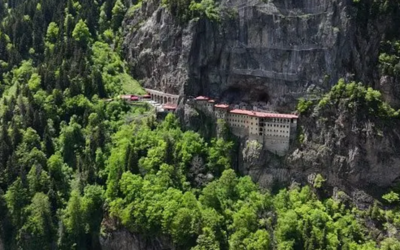 Ortadoğu’daki gerilim Türkiye turizmini nasıl etkiliyor? 1 Is Insani 2026 04 20t115649097 1xAcxh