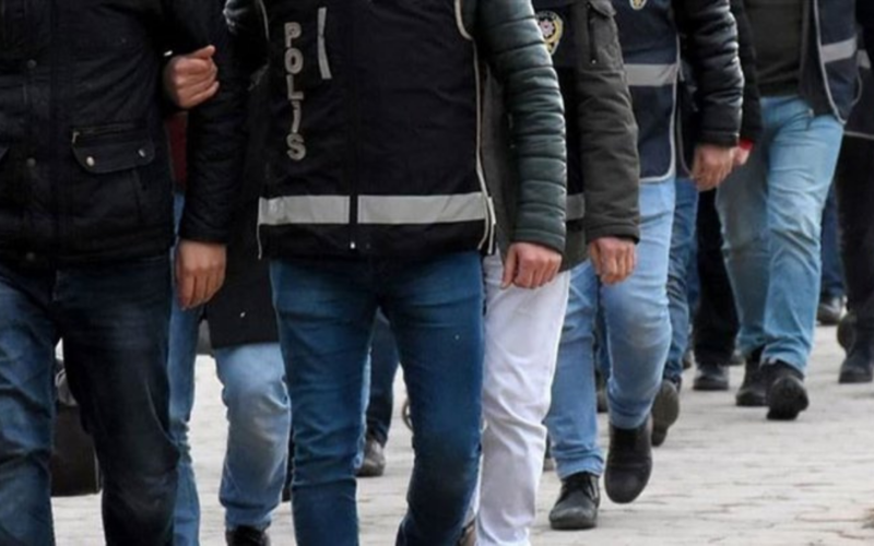 Izmir De Listede 67 Ilde Dev Narkotik Operasyonu 839 Gozalti1 VyhSaJ