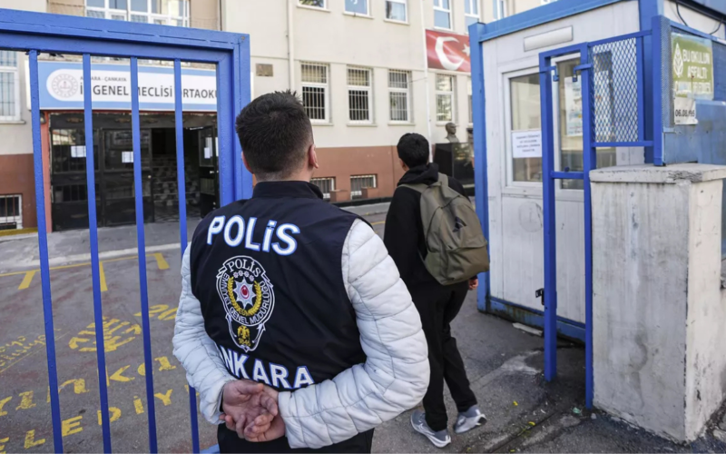 Izmirde Okul Saldirisi Hazirligi Iddiasina 8 Gozalti1 FXlQxr