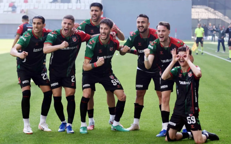 Kaf-Kaf’tan play-off öncesi son prova 1 Karsiyaka Playy Of Oncesi Son Provada Vw69Ep
