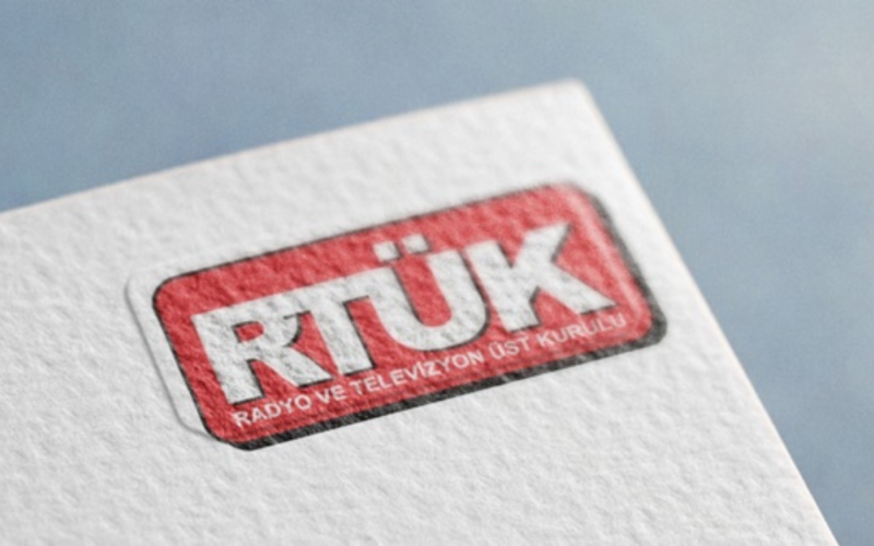 RTÜK’ten spor yayınlarına sıkı denetim: Uzun süre kavga görüntüsü ekrana verilmeyecek 1 R T U K 2 Au2vX7