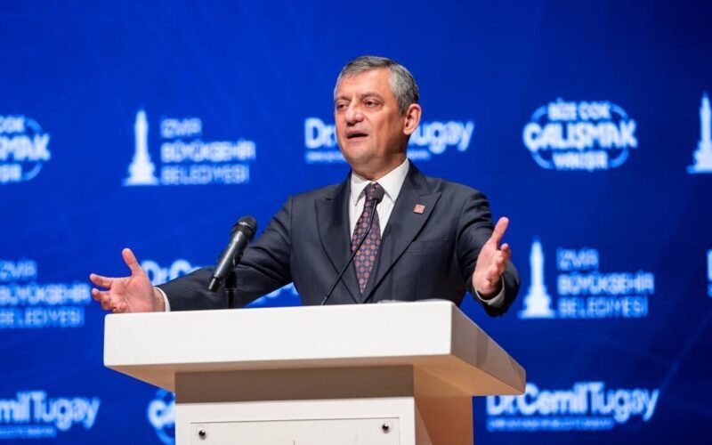 CHP Lideri’nden İzmir’e tam not: Cemil Tugay iki yıldır destan yazıyor 1 Whatsapp Image 2026 04 02 At 123032 3VsA5h