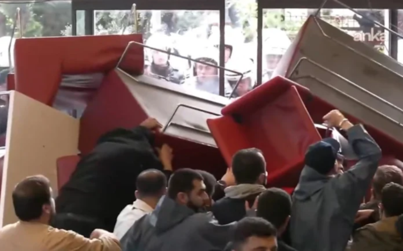 CHP Genel Merkezi’nde polis müdahale için harekete geçti 1 2 75 E0jeF0