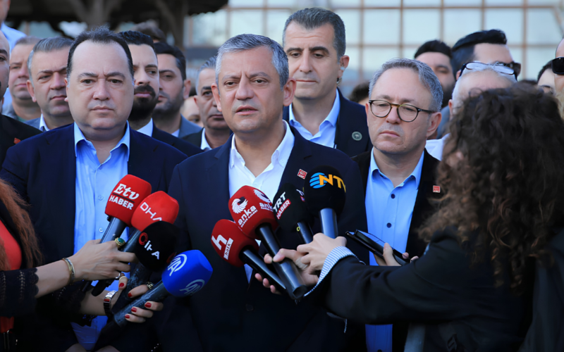 Özgür Özel: Yeni bir parti kurma gibi bir durumumuz yok 1 2 81 CReKB2