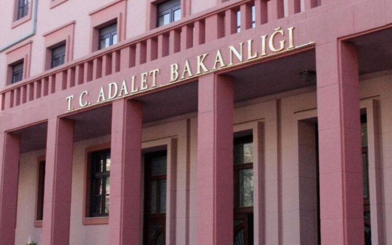Adalet Bakanligi 7leNVc