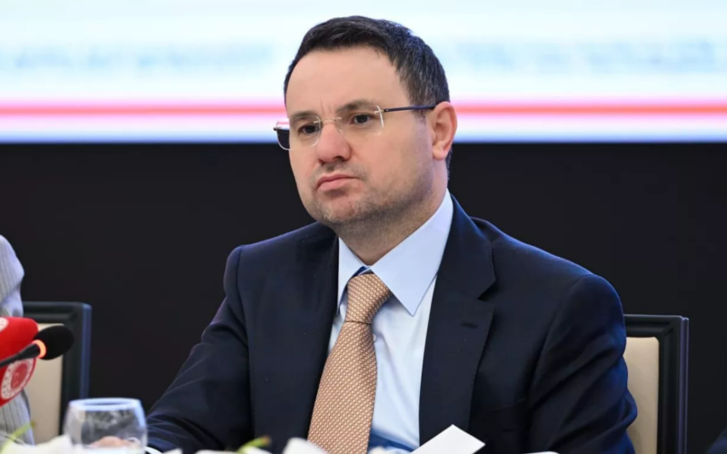 Akin Gurlek 5 4DqmUk