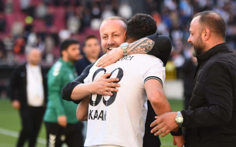 Altayda Sinan Kanli Yeniden Kollari Sivadi BqkEWf