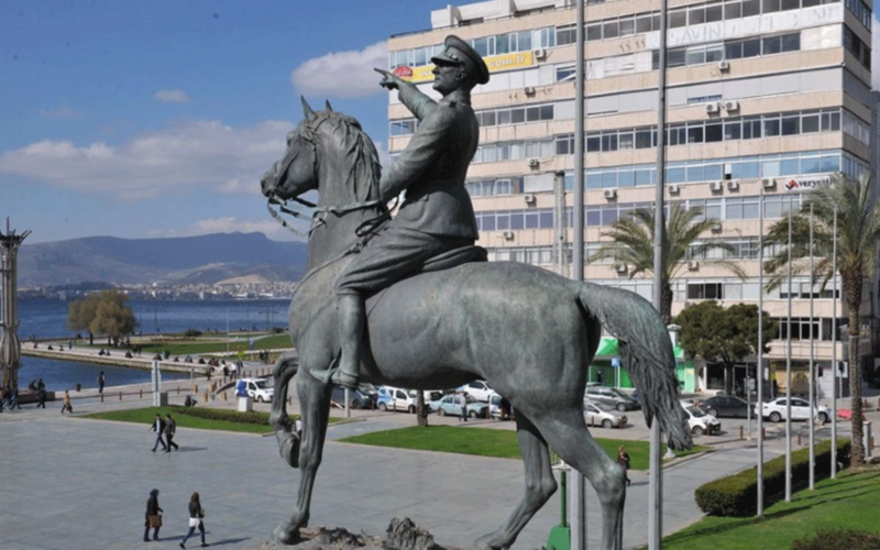 Cumhuriyet Meydani ThX10Z