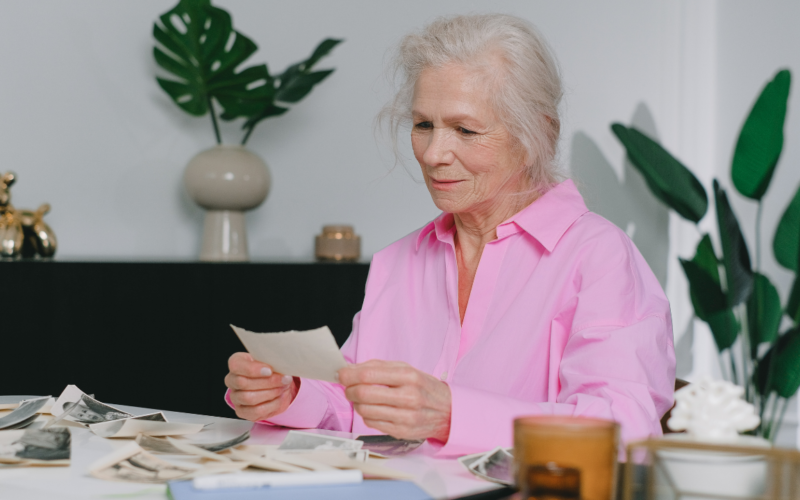 Araştırma ortaya koydu: Alzheimer kadınları neden daha fazla etkiliyor? 1 Demans 2 DK3PEw