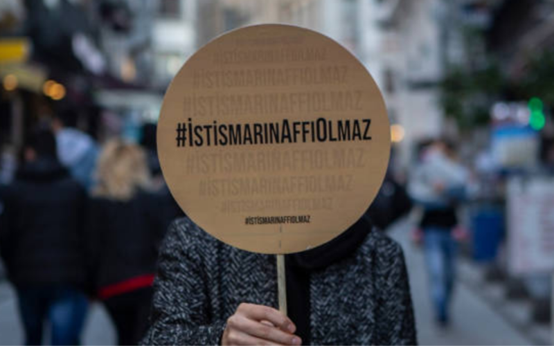 İzmir’de çocuğa ait müstehcen içerik soruşturması: Anne tutuklandı 1 Istismarinaffi Olmaz TVR5l7