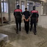 Izmirde Aranan Hukumlu Yunus Ekiplerinden Kacamadi HnL9IX