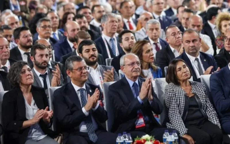 CHP’de kurultay tartışmaları sürüyor: Gürsel Tekin’den “7 ay sonra büyük kurultay” açıklaması 1 Kapak Kilicdarogluna Yakin Isim Acikladi Chpde Mutlak Butlan Sonrasi Kurultay Icin Tarih Verildi 229071 OKk39S