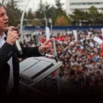 Ozel Cumhuriyet Meydanindan Vazgecmedi Otobusun Ustunden Izmirlilere Seslenecek 1 4qnhUa