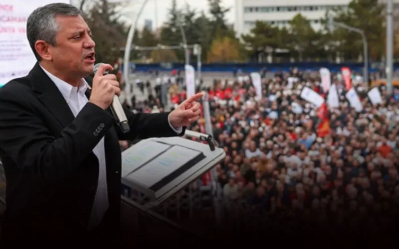İzmir’de Özgür Özel barikatları mikrofonla aşacak: İşte sıcak dakikalar 1 Ozel Cumhuriyet Meydanindan Vazgecmedi Otobusun Ustunden Izmirlilere Seslenecek 1 4qnhUa