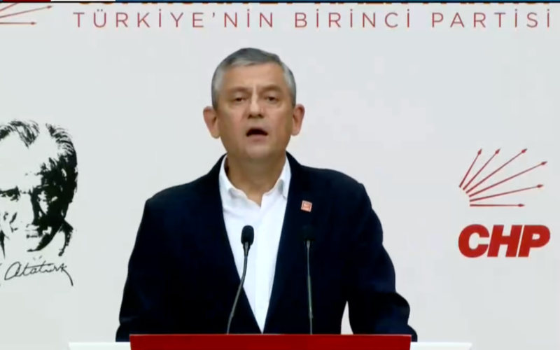 Ozgur Ozel Canli TweRAc