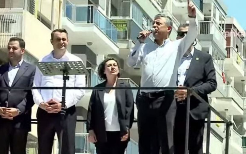 Ozgur Ozel Izmirde Konustu VjWqeR