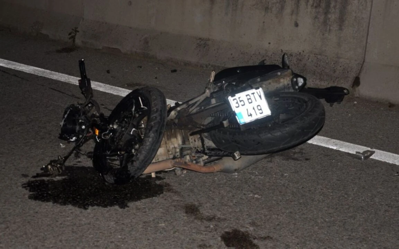Tire'de genç motosiklet sürücüsü hayatını kaybetti 1 Tirede Genc Motosiklet Surucusu Hayatini Kaybetti EE1S7l